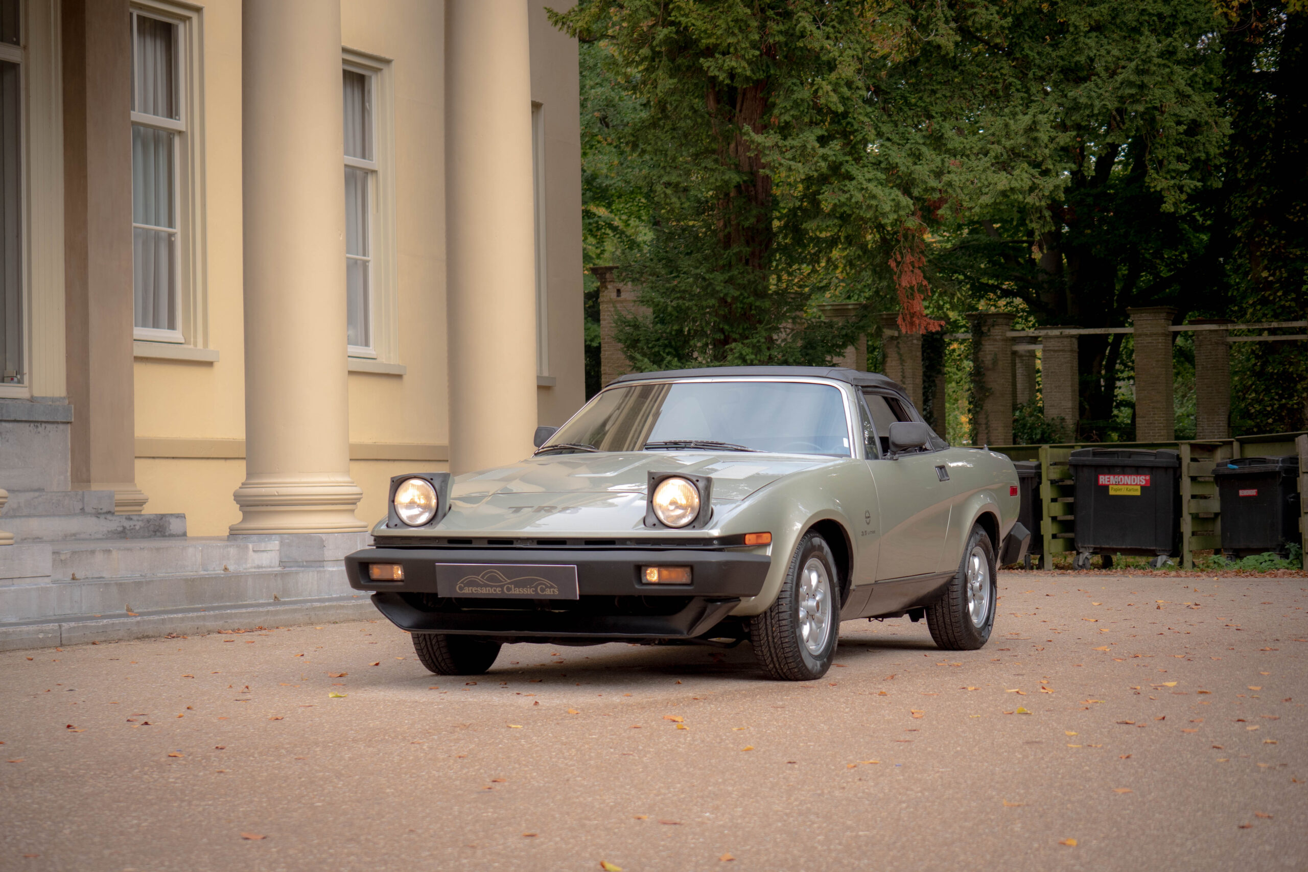 Triumph TR8