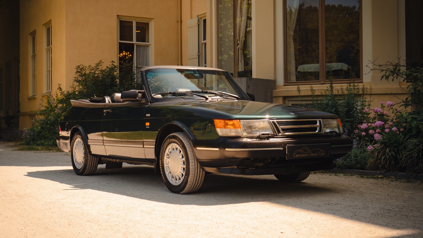 Saab 900
